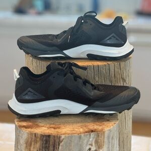 Nike Terra Kiger Trail Running Shoes Black White Air Zoom -10.5” Insole